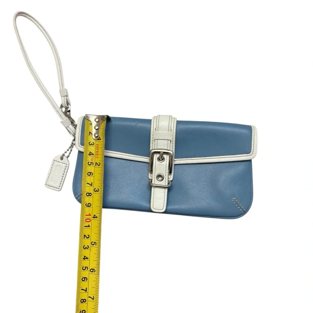 Coach rare vintage Y2K Hamptons soho buckle wristlet clutch bag